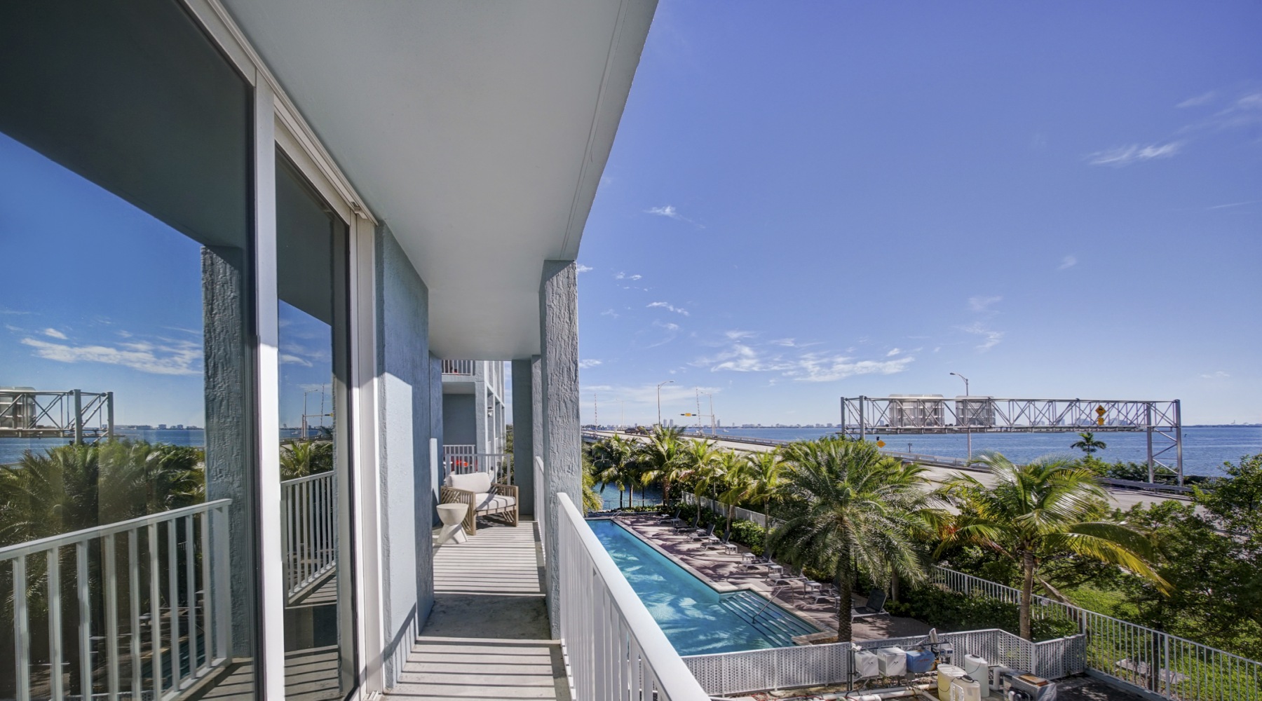 Navette on the Bay Patio Exteriors View of the Biscayne Bay